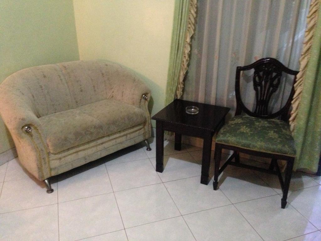 Global Inn Keluarga Sedati Quarto foto